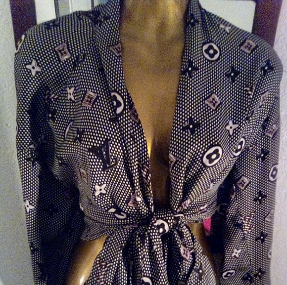 Top - Picture 2 of 4